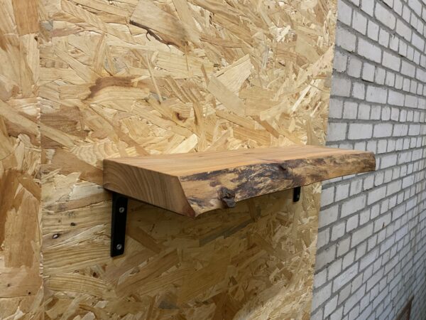 Outlet zwevende boomstam wandplank 55 x +-16 x 4 cm